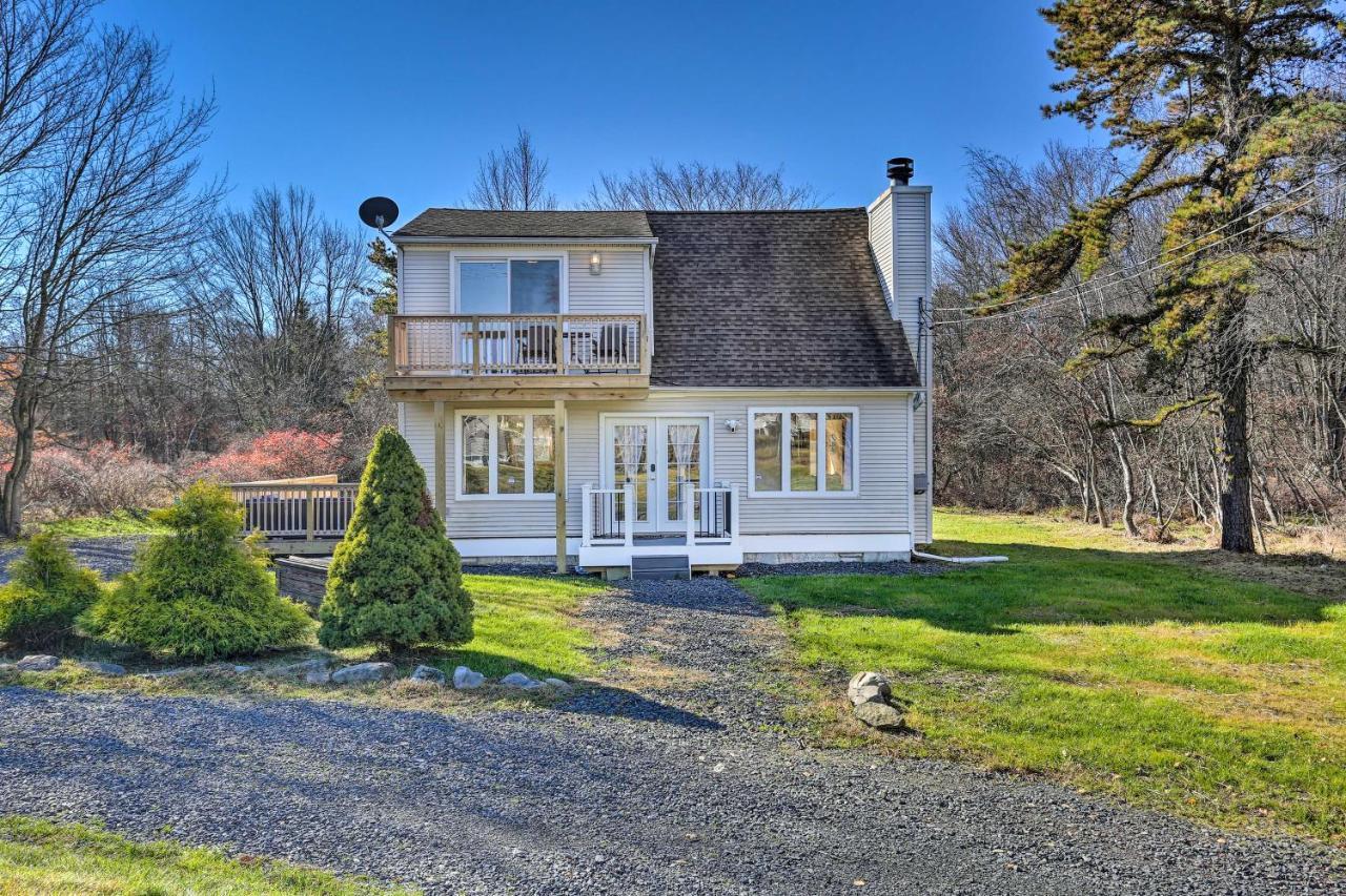 Peaceful Poconos Home With Lake And Pool Access! Long Pond Екстериор снимка