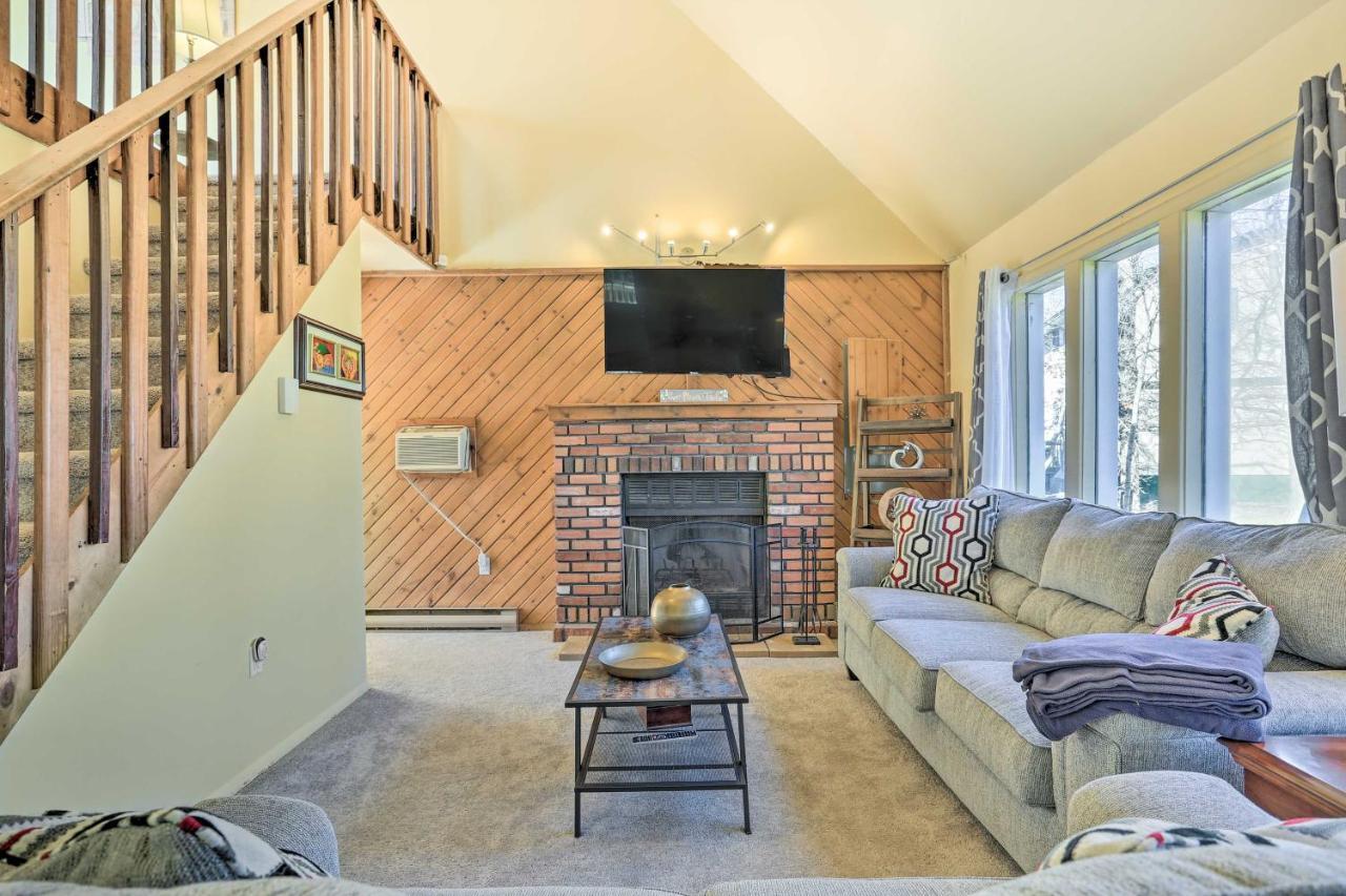 Peaceful Poconos Home With Lake And Pool Access! Long Pond Екстериор снимка