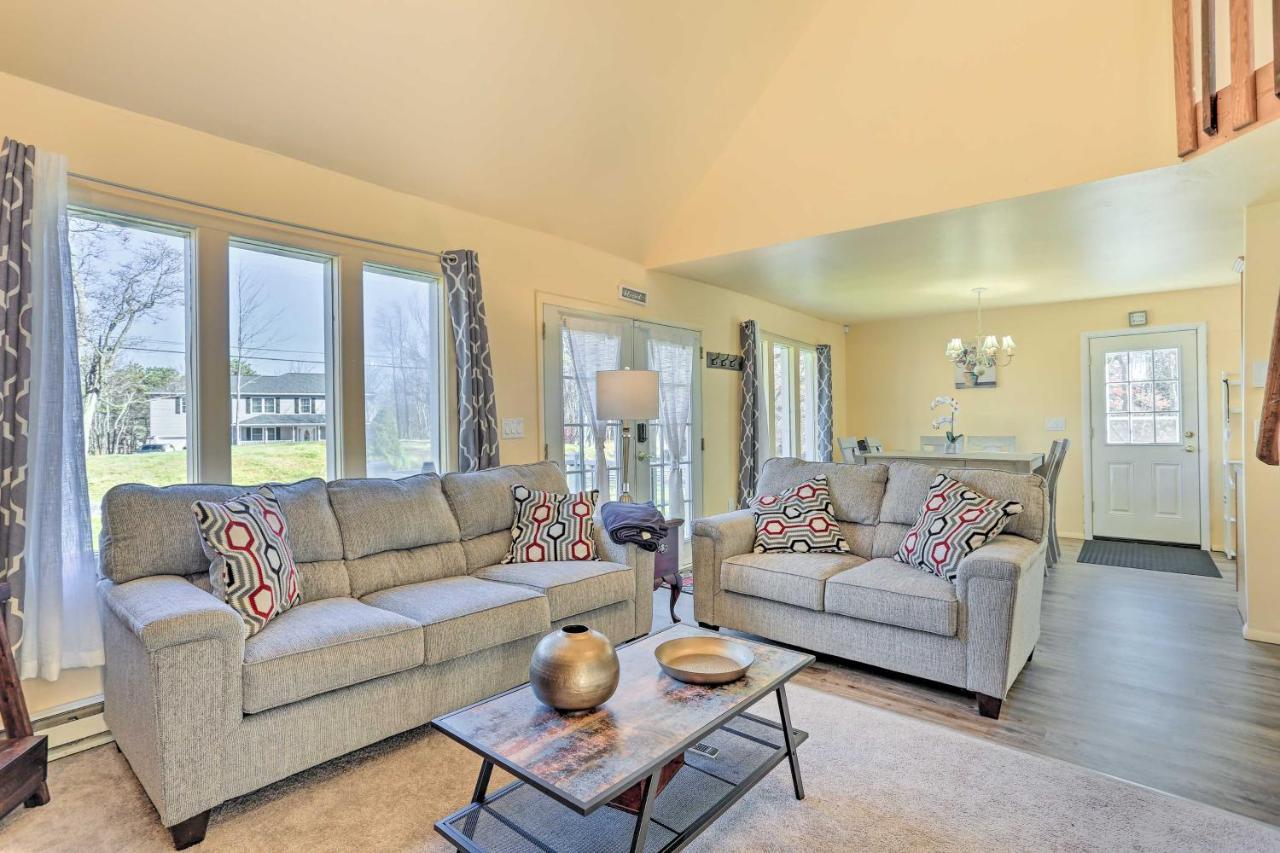 Peaceful Poconos Home With Lake And Pool Access! Long Pond Екстериор снимка