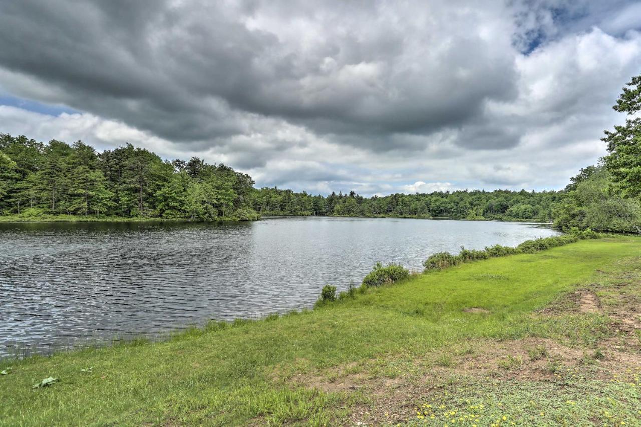 Peaceful Poconos Home With Lake And Pool Access! Long Pond Екстериор снимка